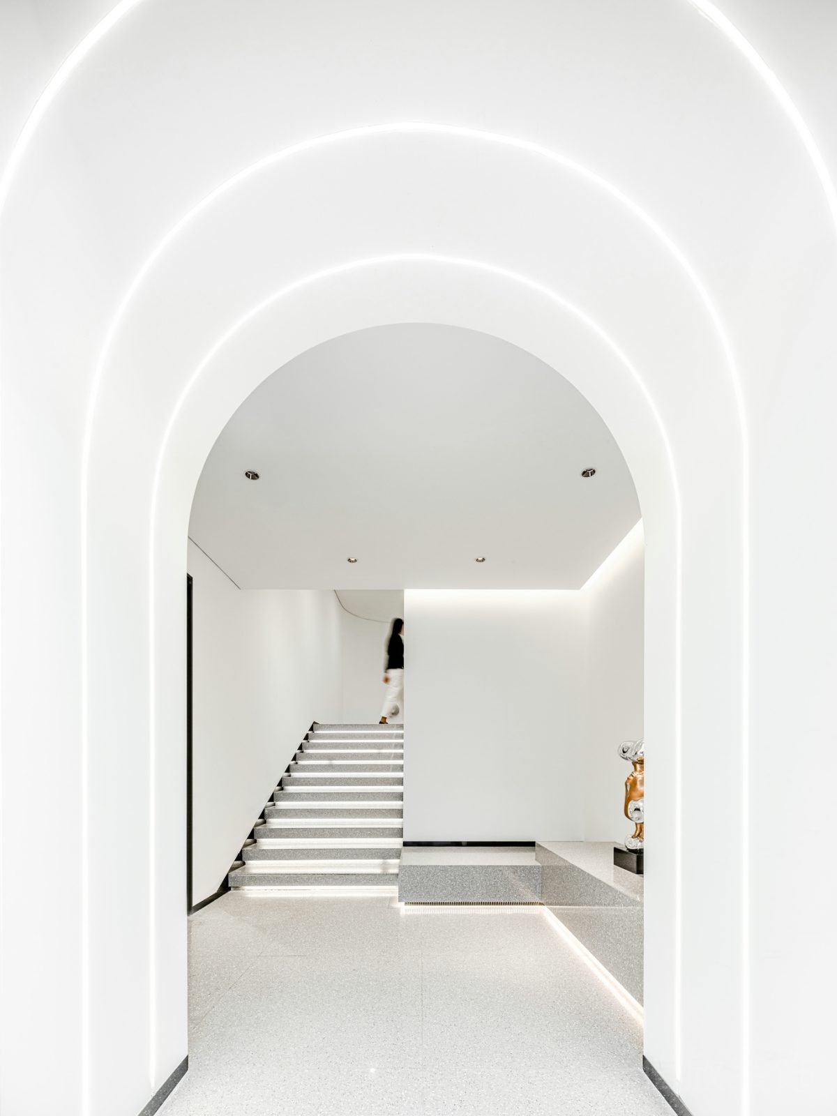 拱形過(guò)道辦公室裝修設(shè)計(jì)燈飾設(shè)計(jì)大理石過(guò)道效果