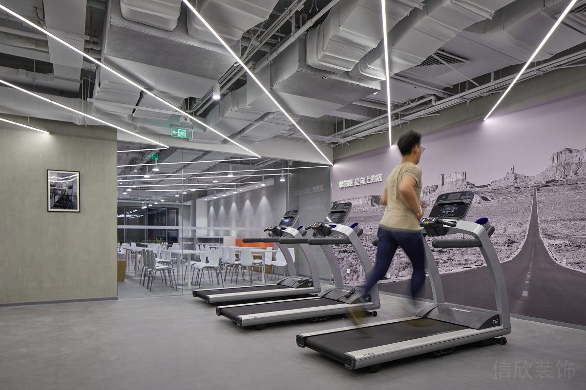跑步機(jī)辦公室裝修設(shè)計(jì)健身房設(shè)計(jì)跑步機(jī)射燈天花過道